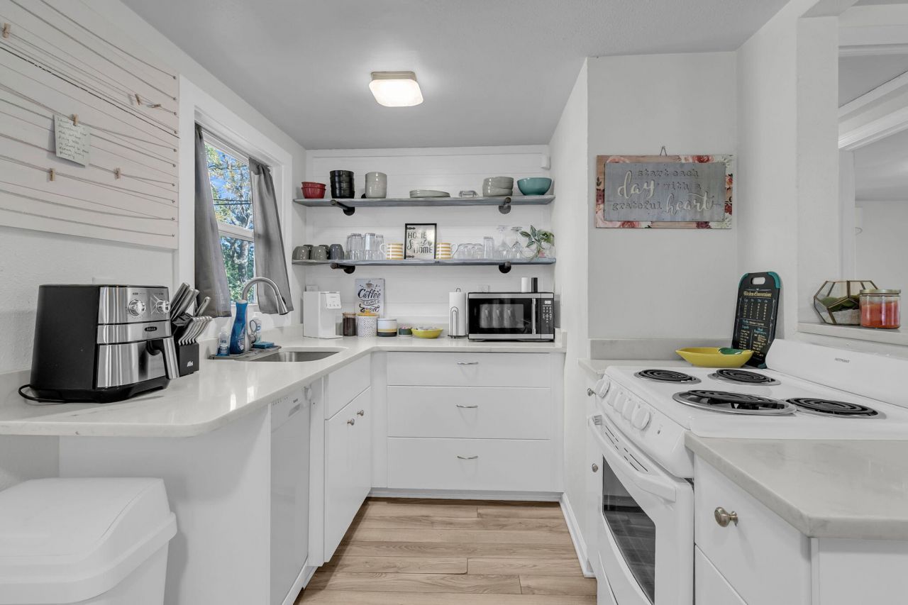 428 Riverland Drive Photo 29