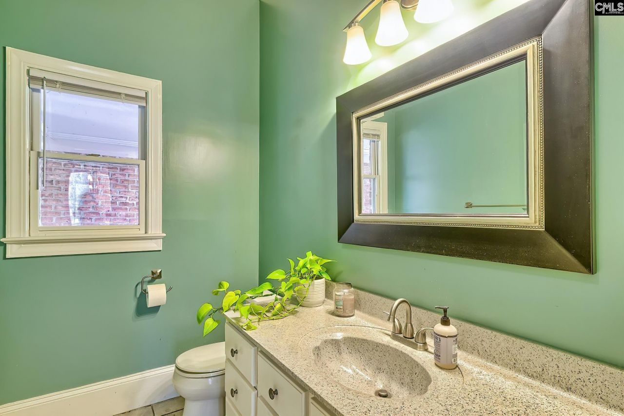 73 Cowdray Park  Photo 18