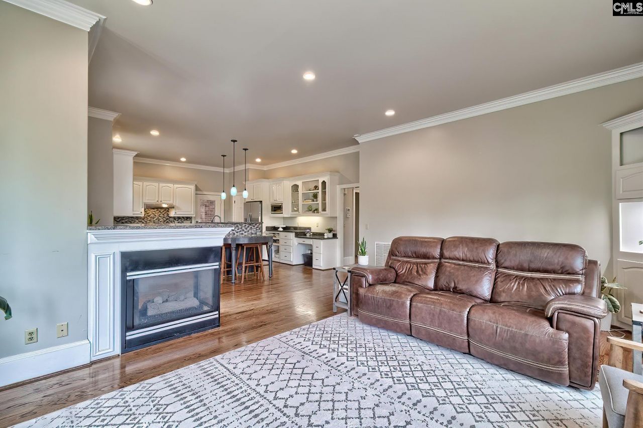 73 Cowdray Park  Photo 21