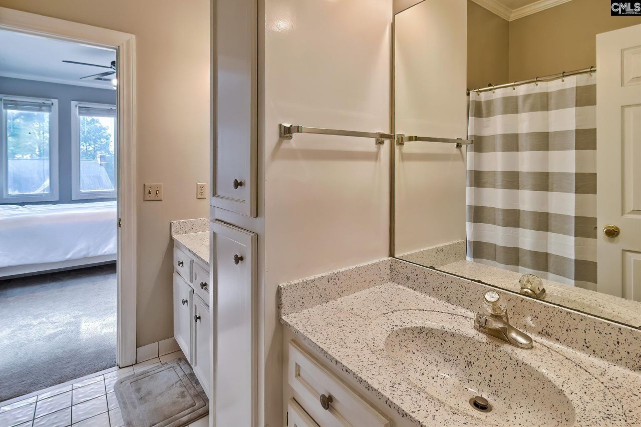 73 Cowdray Park  Photo 37