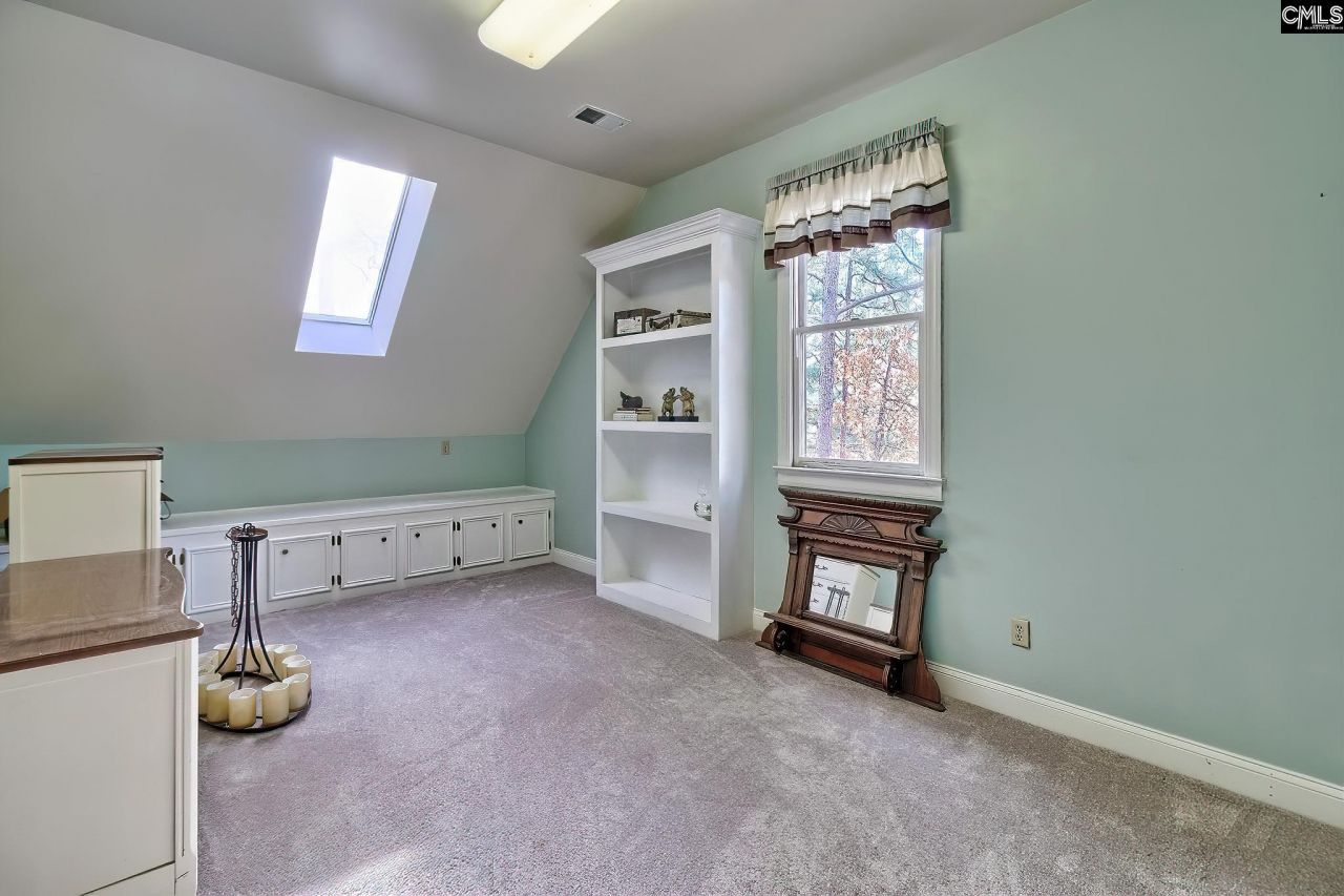 73 Cowdray Park  Photo 42