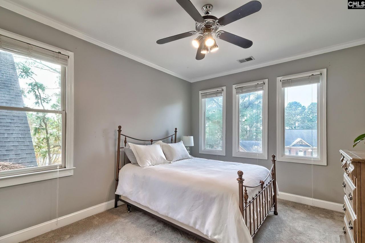 73 Cowdray Park  Photo 44