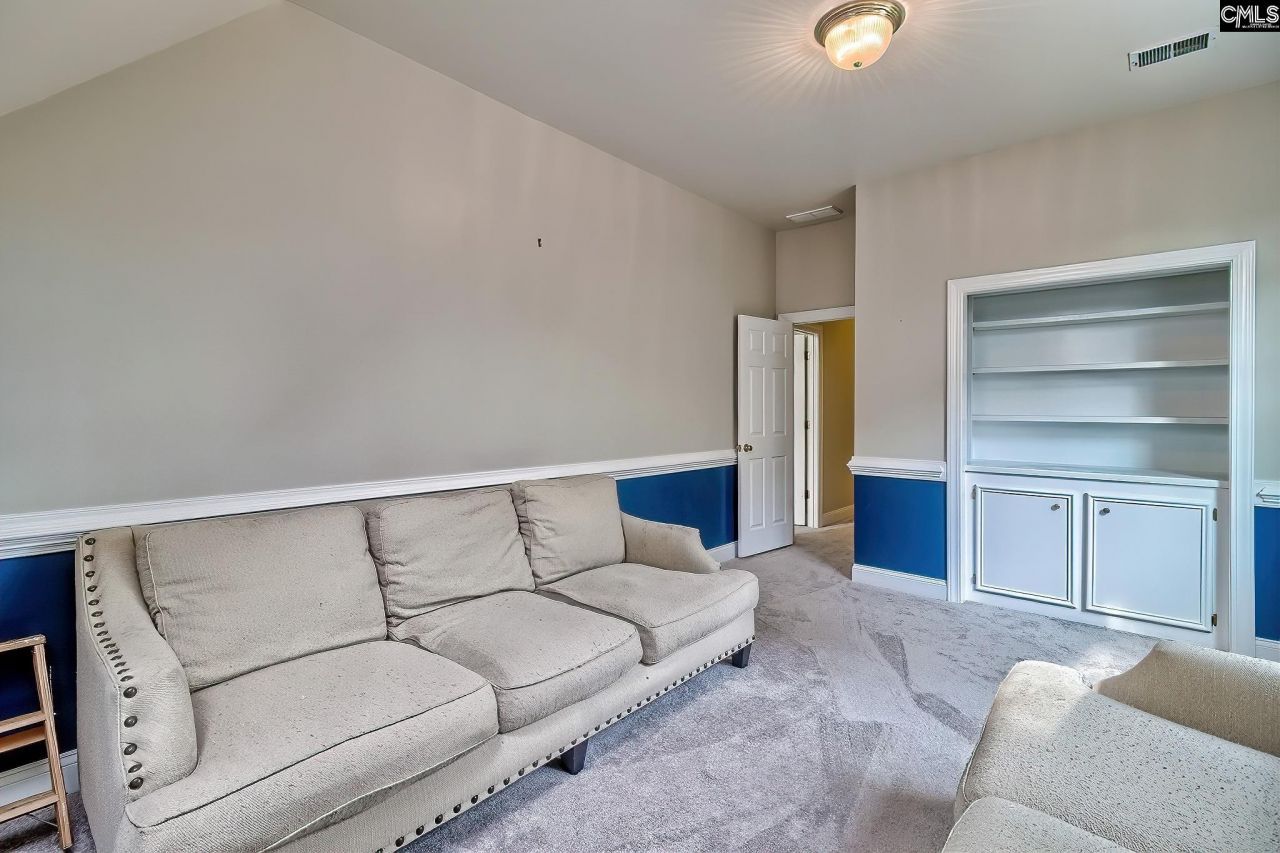 73 Cowdray Park  Photo 45