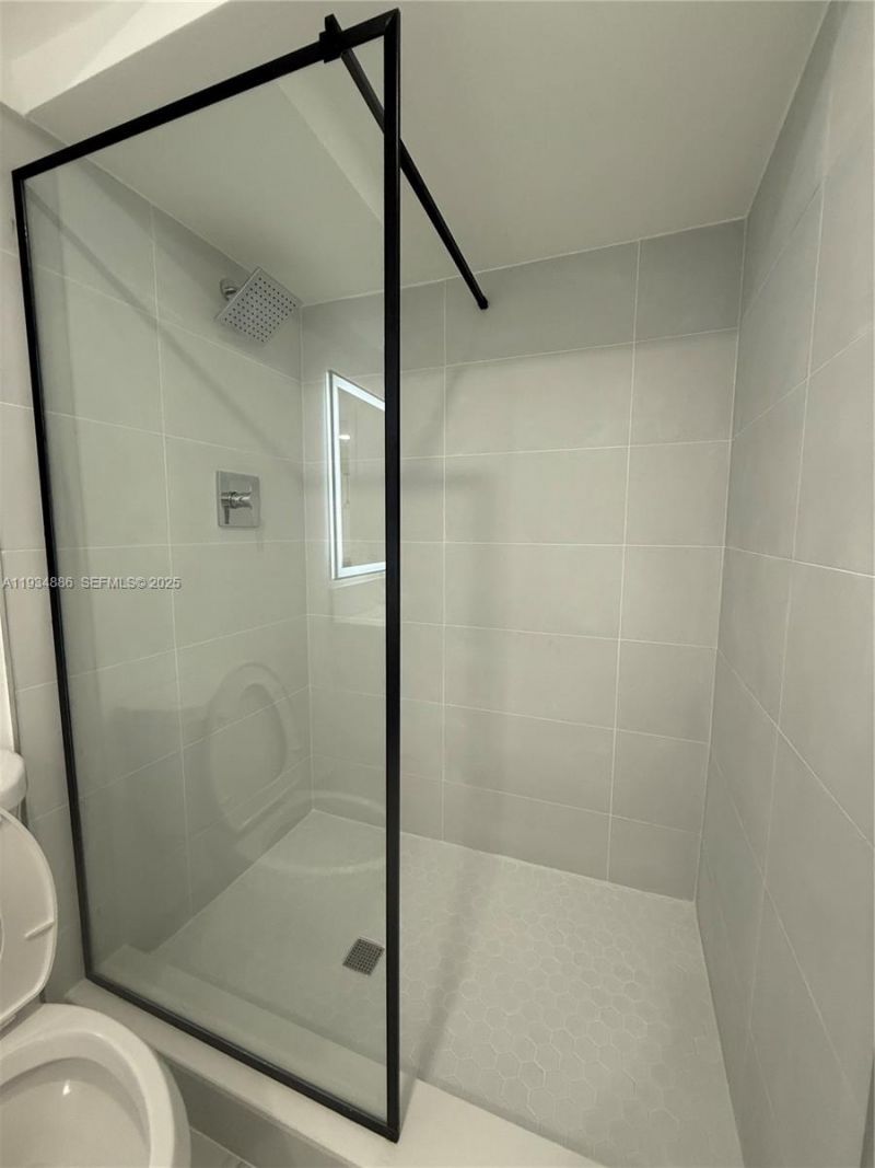 210 Lakeview Dr, Unit 109, Weston, FL 33326 Photo