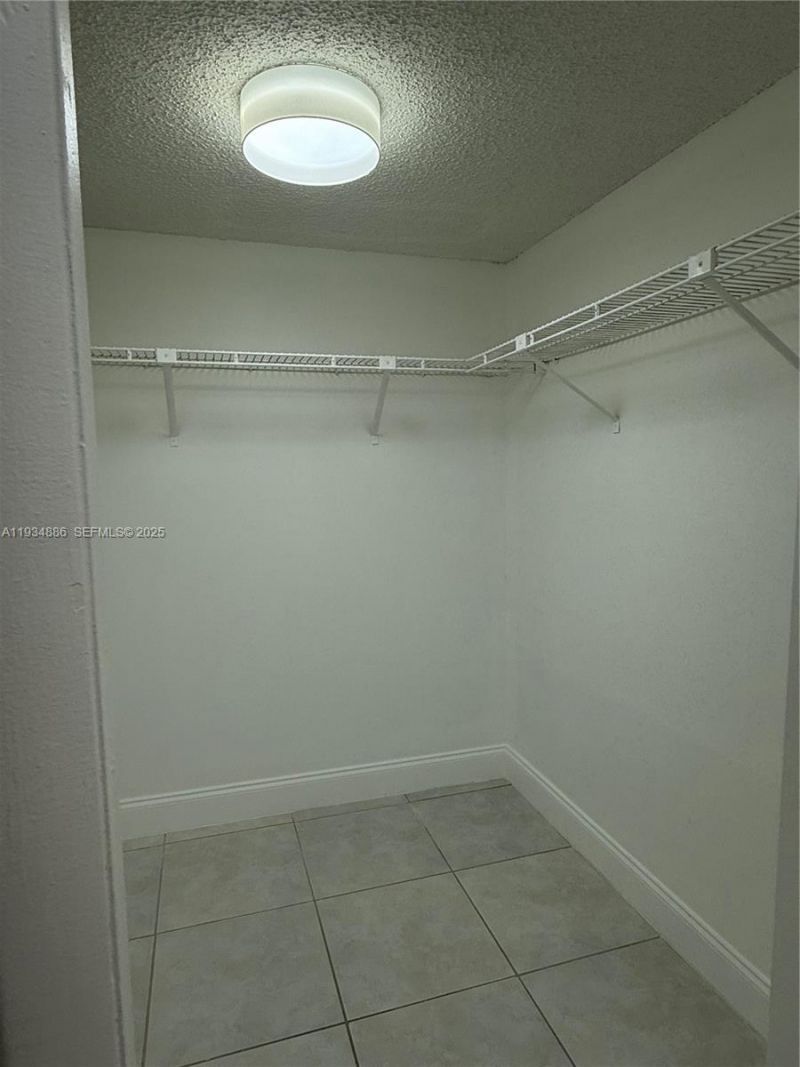 210 Lakeview Dr, Unit 109, Weston, FL 33326 Photo