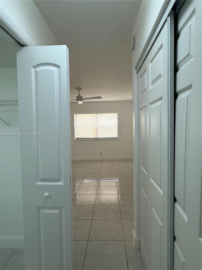 210 Lakeview Dr, Unit 109, Weston, FL 33326 Photo