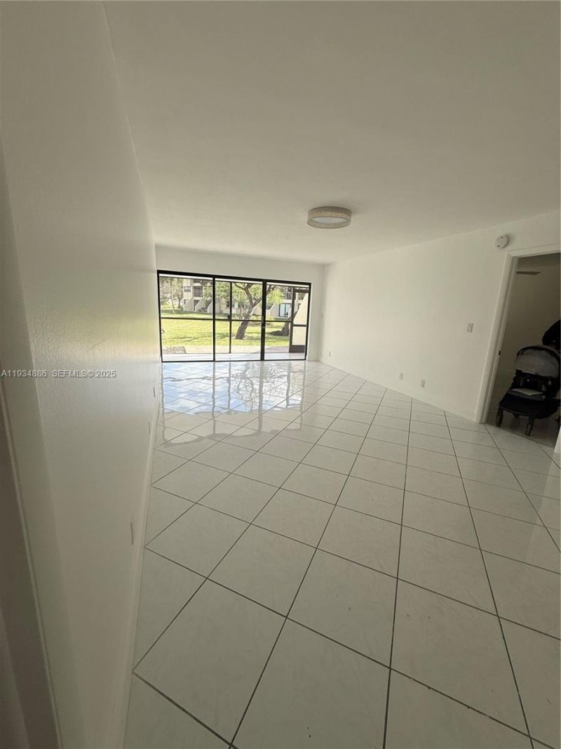 210 Lakeview Dr, Unit 109, Weston, FL 33326 Photo