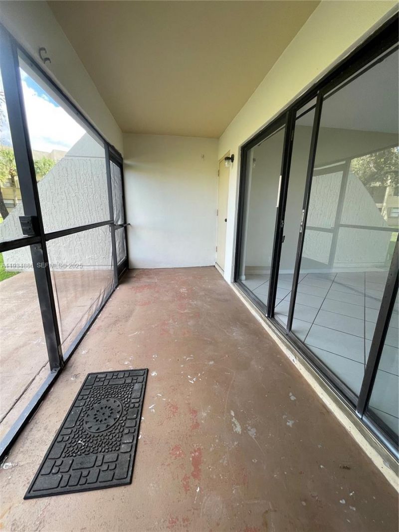 210 Lakeview Dr, Unit 109, Weston, FL 33326 Photo