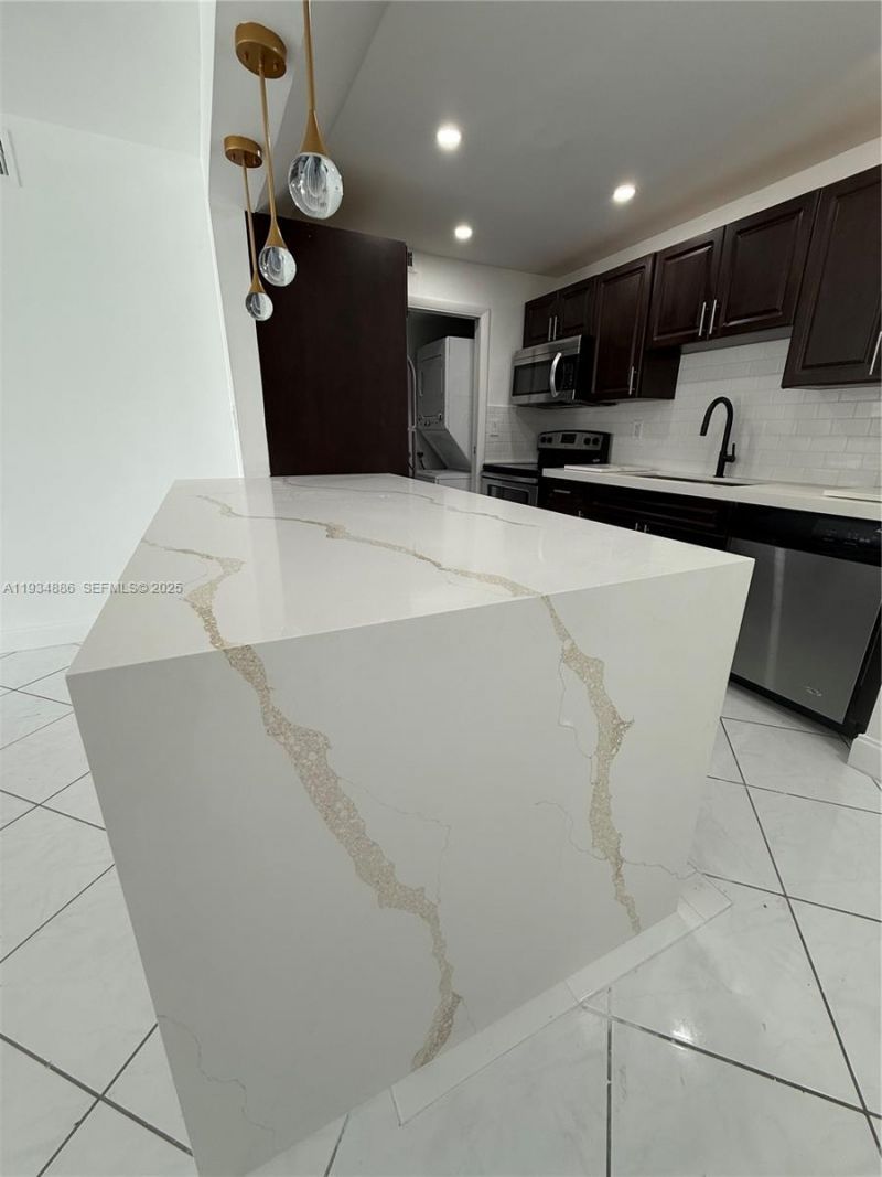 210 Lakeview Dr, Unit 109, Weston, FL 33326 Photo