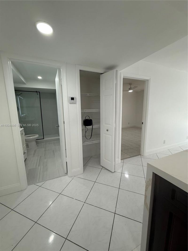 210 Lakeview Dr, Unit 109, Weston, FL 33326 Photo
