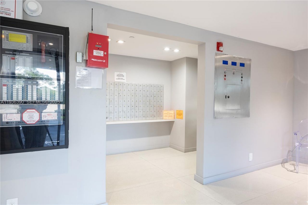 20379 W Country Club Dr, Unit 1938, Aventura, FL 33180 Photo