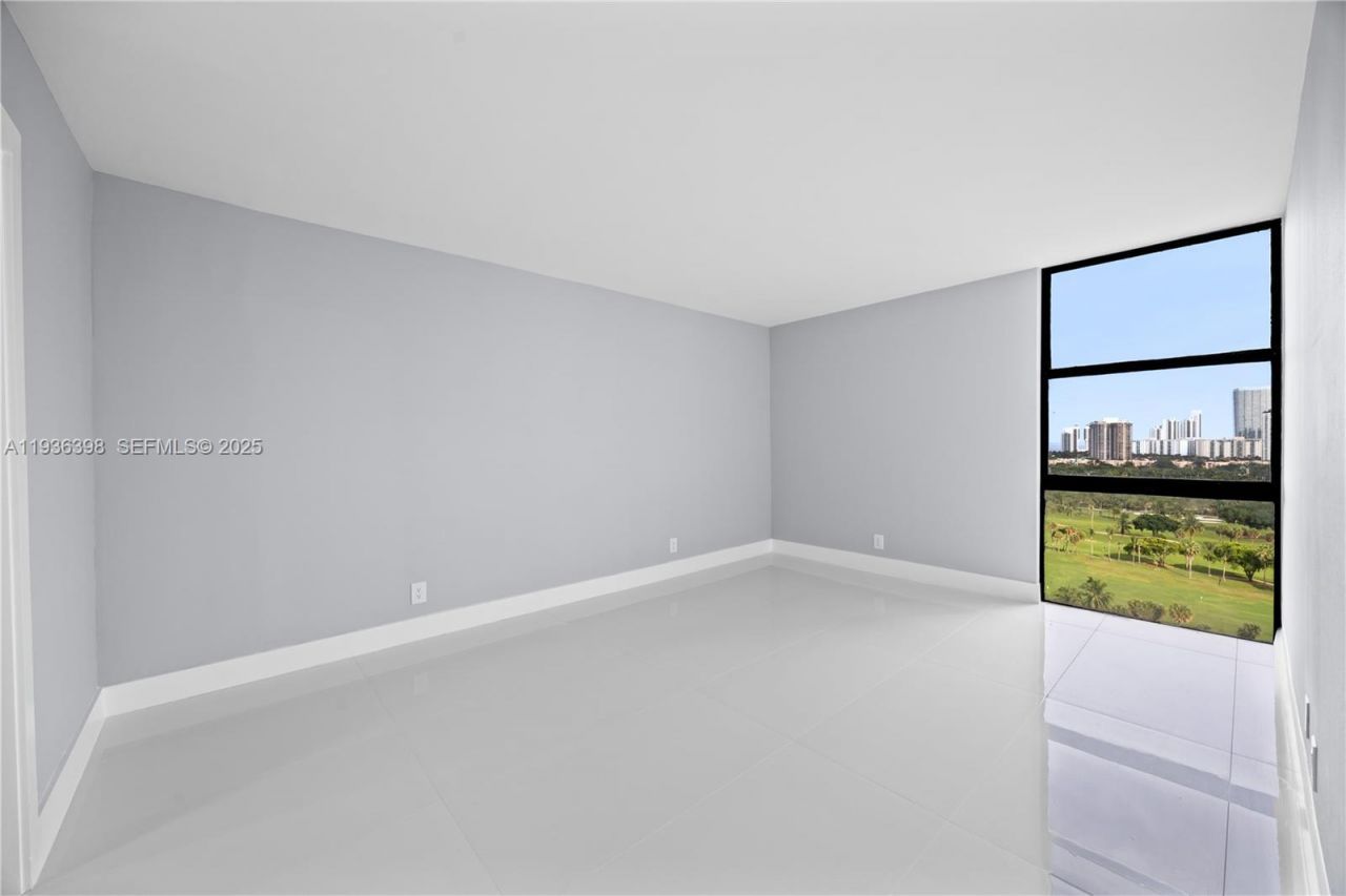 20335 W Country Club Dr, Unit 1905, Aventura, FL 33180 Photo