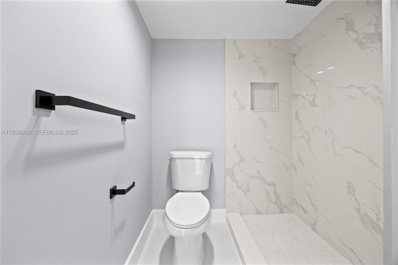 20335 W Country Club Dr, Unit 1905, Aventura, FL 33180 Photo