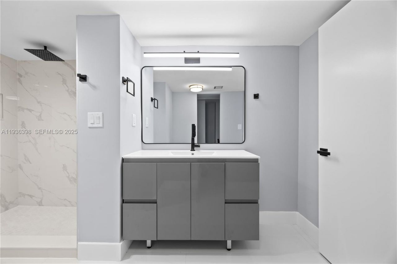 20335 W Country Club Dr, Unit 1905, Aventura, FL 33180 Photo