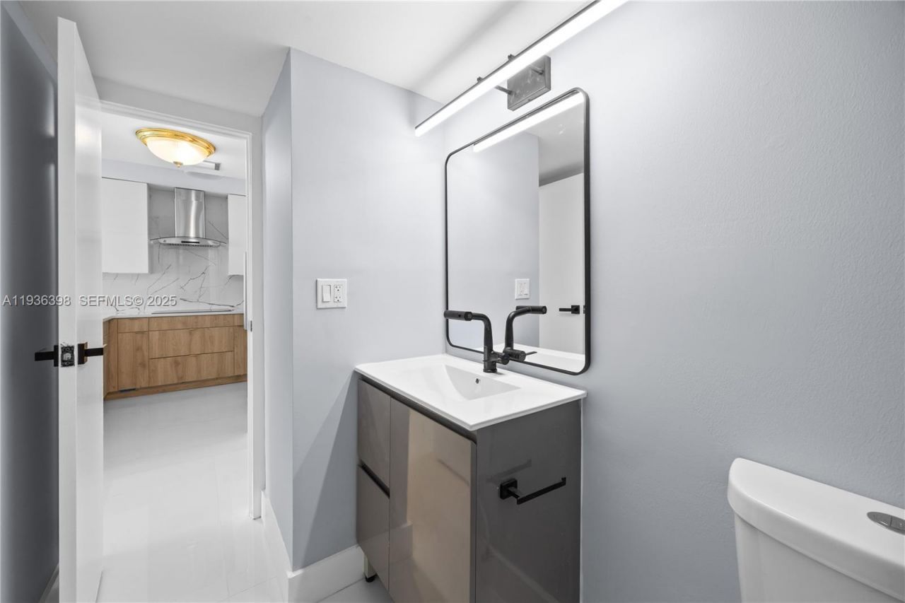 20335 W Country Club Dr, Unit 1905, Aventura, FL 33180 Photo