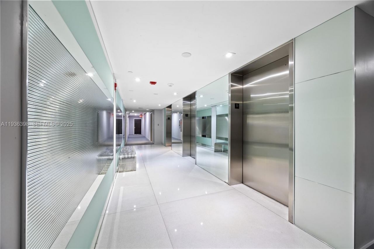 20335 W Country Club Dr, Unit 1905, Aventura, FL 33180 Photo