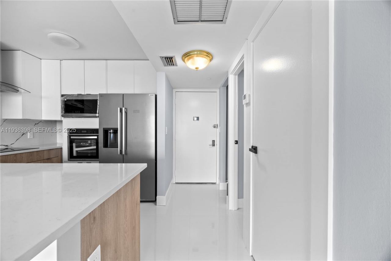 20335 W Country Club Dr, Unit 1905, Aventura, FL 33180 Photo