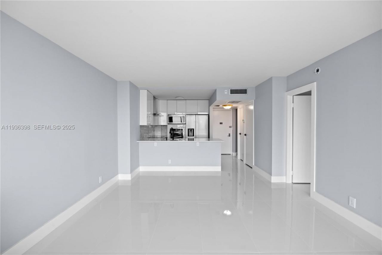 20335 W Country Club Dr, Unit 1905, Aventura, FL 33180 Photo
