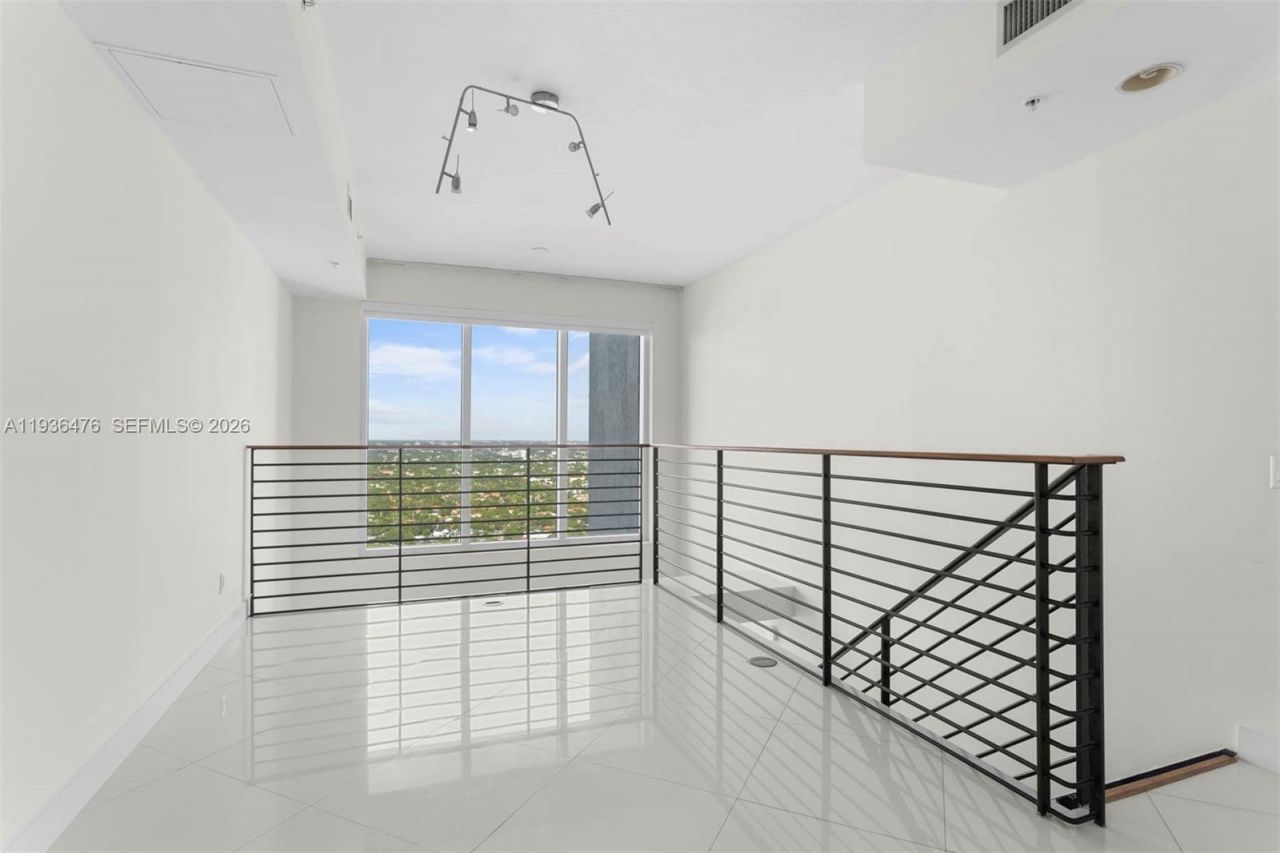 60 SW 13th St, Unit 3213, Miami, FL 33130 Photo