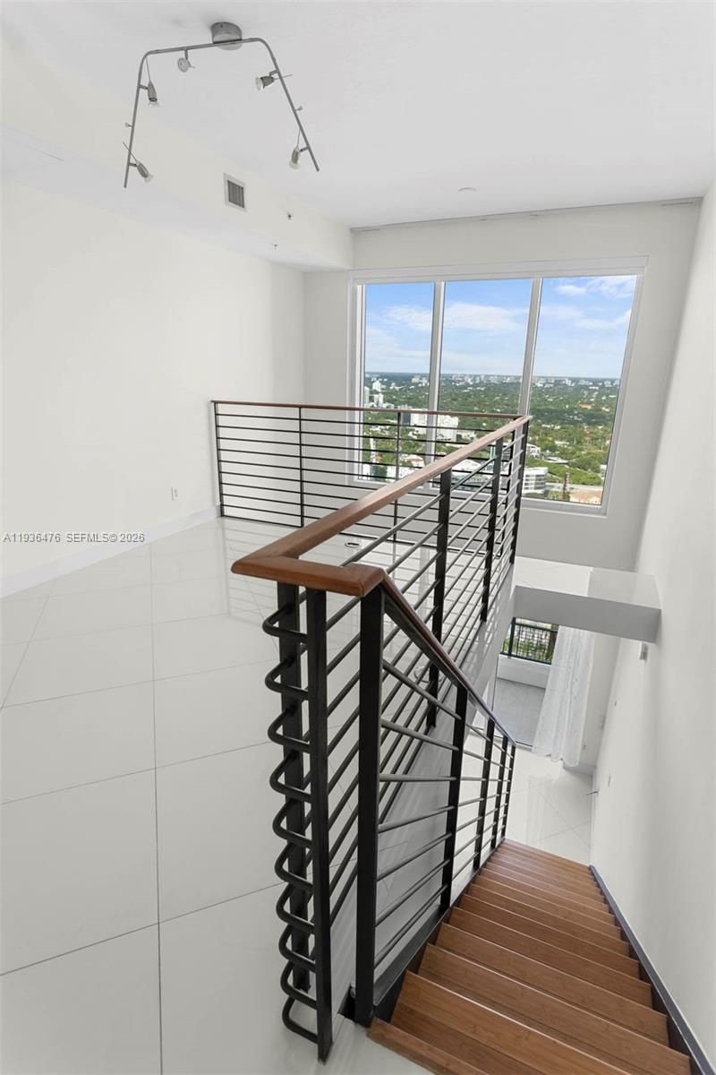 60 SW 13th St, Unit 3213, Miami, FL 33130 Photo