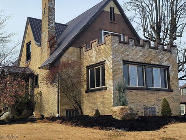 593 Dewey Avenue, Cadiz, OH 43907