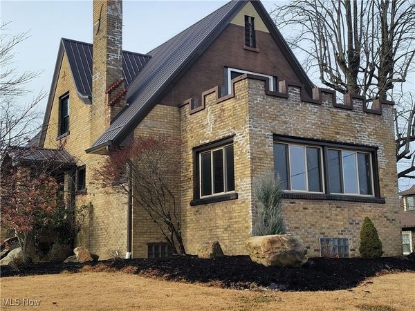 593 Dewey Avenue, Cadiz, OH 43907