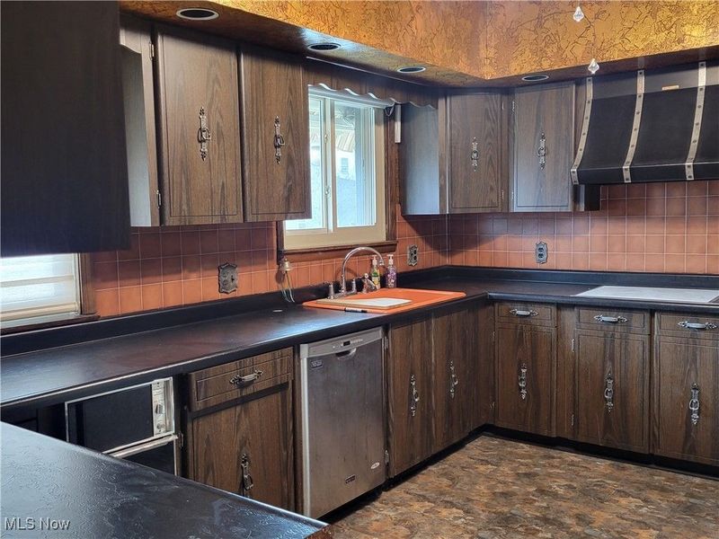 593 Dewey Avenue, Cadiz, OH 43907 Photo 6