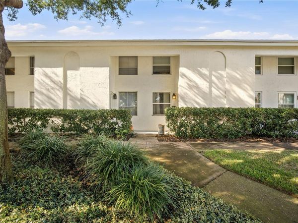 4521 W LA VILLA LANE, TAMPA, FL 33611