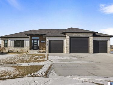 531 White Cap Bay, Lincoln, NE 68527