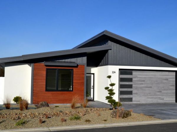 224 SW Deer Meadow Lane, Grants Pass, OR 97527