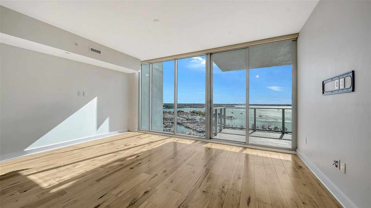 1155 N Gulfstream Avenue, Unit 1506, Sarasota, FL 34236 Photo