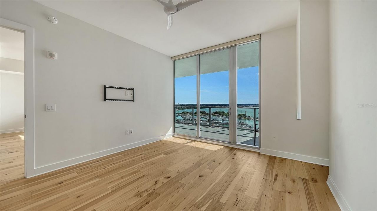 1155 N Gulfstream Avenue, Unit 1506, Sarasota, FL 34236 Photo