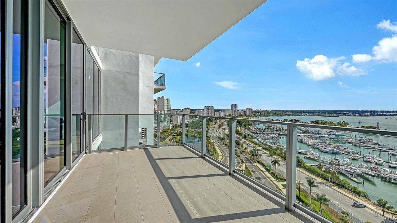 1155 N Gulfstream Avenue, Unit 1506, Sarasota, FL 34236 Photo