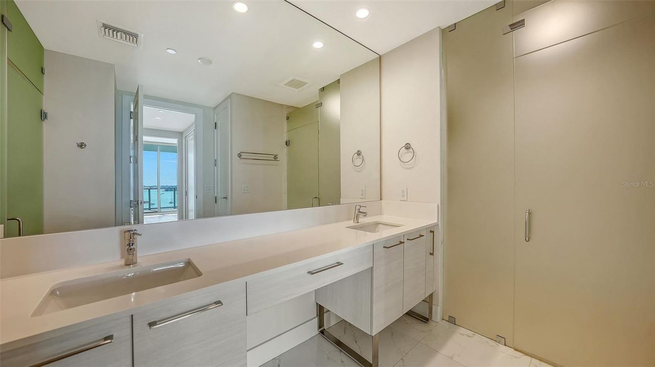 1155 N Gulfstream Avenue, Unit 1506, Sarasota, FL 34236 Photo