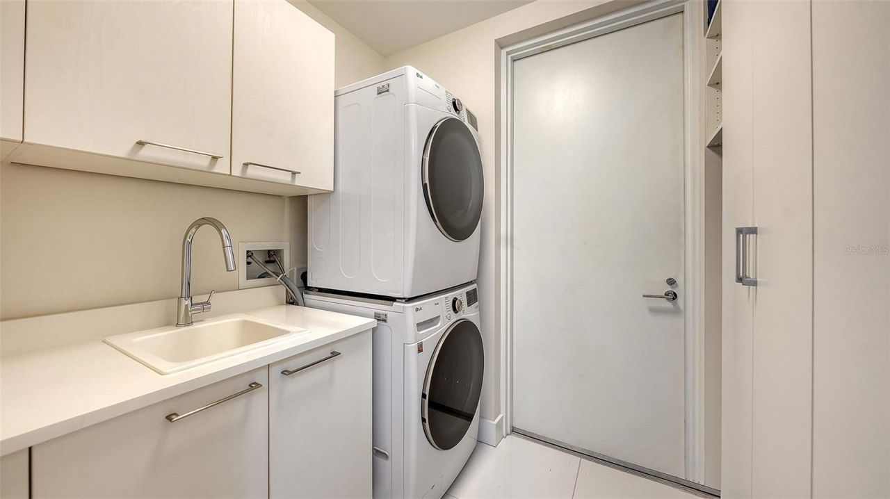 1155 N Gulfstream Avenue, Unit 1506, Sarasota, FL 34236 Photo