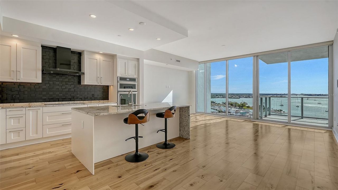 1155 N Gulfstream Avenue, Unit 1506, Sarasota, FL 34236 Photo