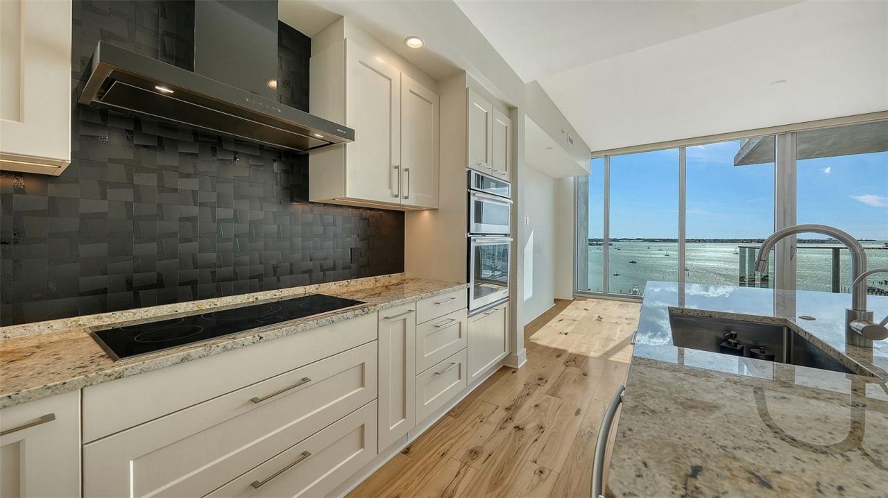 1155 N Gulfstream Avenue, Unit 1506, Sarasota, FL 34236 Photo