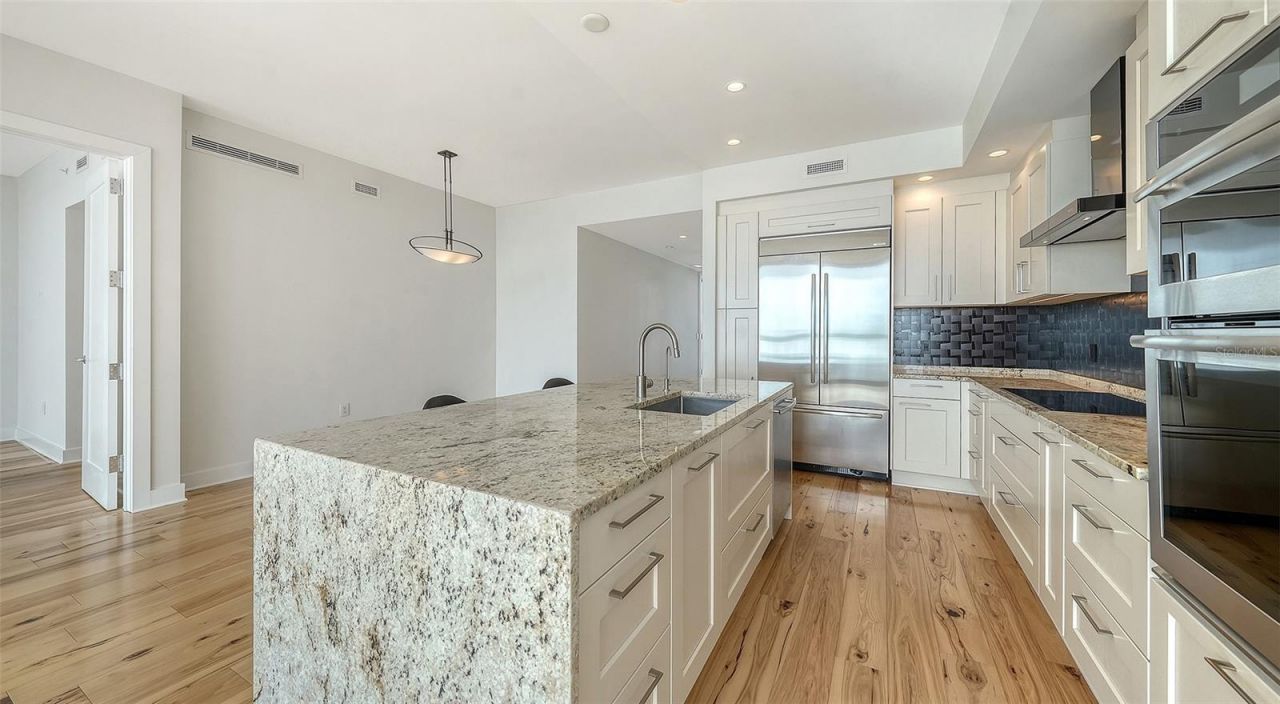 1155 N Gulfstream Avenue, Unit 1506, Sarasota, FL 34236 Photo