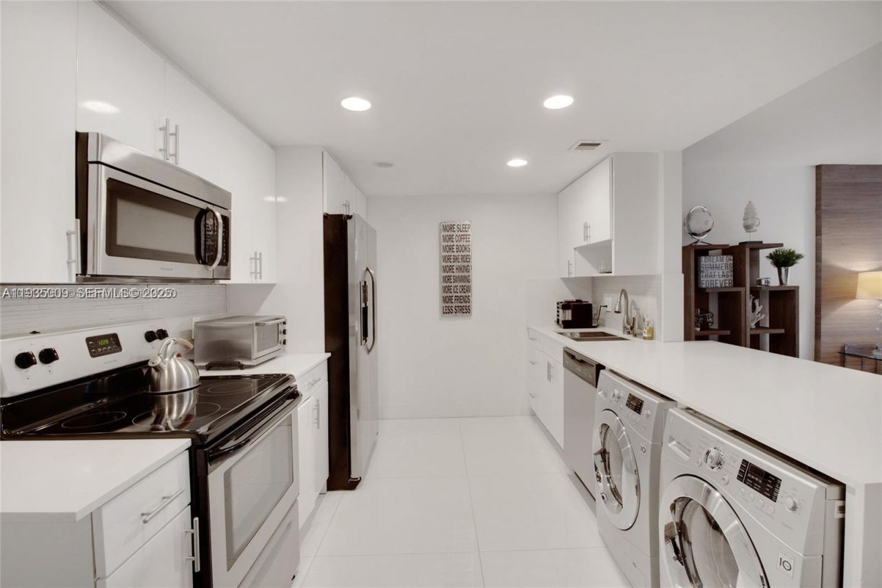 155 Ocean Lane Dr, Unit 104, Key Biscayne, FL 33149 Photo