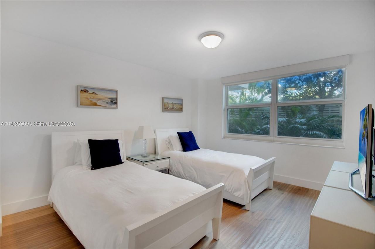 155 Ocean Lane Dr, Unit 104, Key Biscayne, FL 33149 Photo