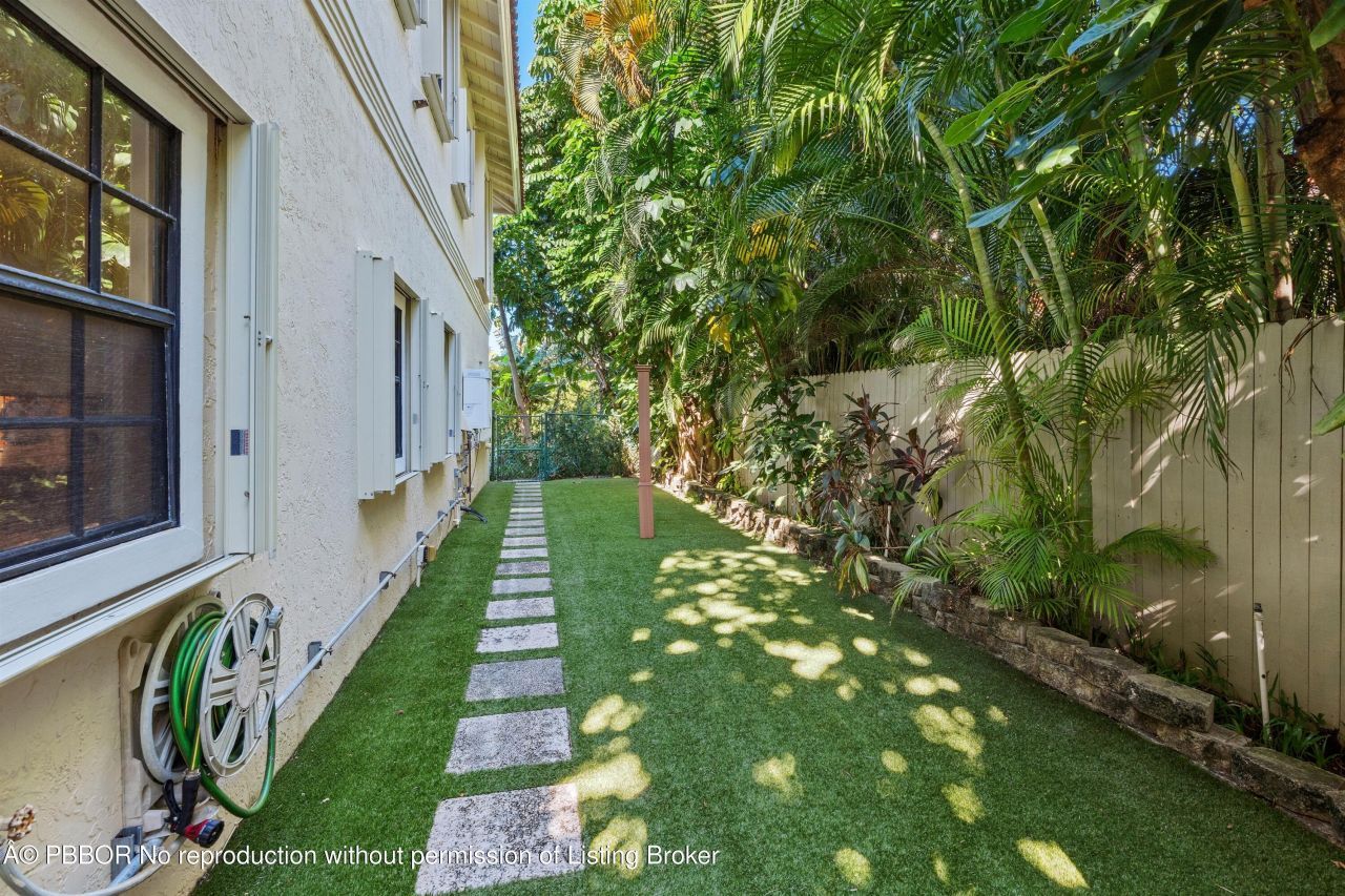 206 Queens Lane, Palm Beach, FL 33480 Photo