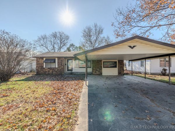 608 SE 6th Street , Wagoner, OK 74467