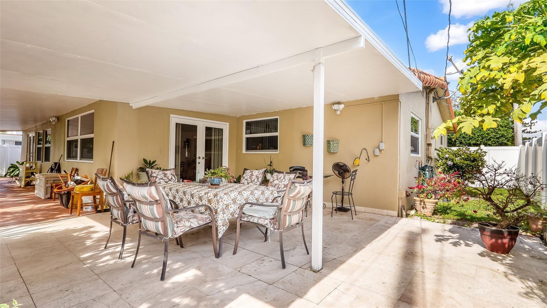 1032 NE 4th Court, Hallandale Beach, FL 33009 Photo