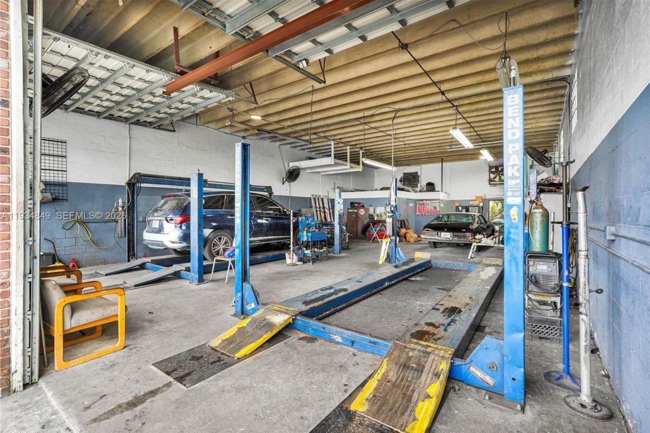 5960 SW 23rd St, West Park, FL 33023 Photo