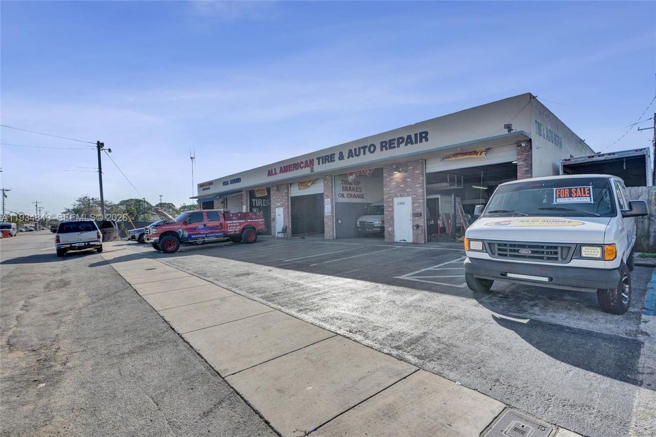 5960 SW 23rd St, West Park, FL 33023 Photo