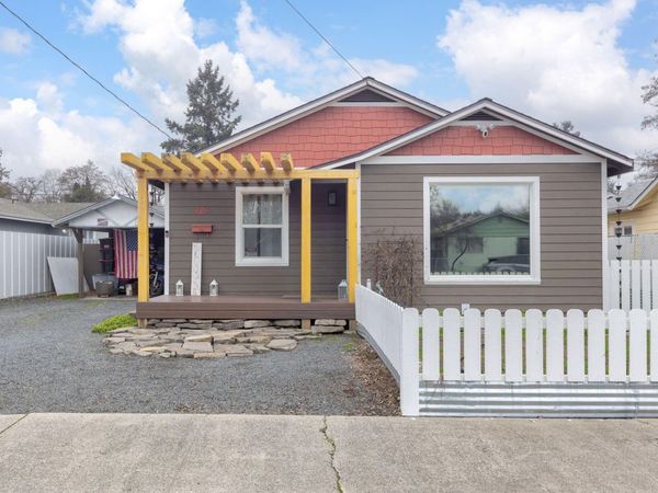 418 SE L Street, Grants Pass, OR 97526