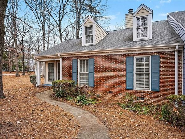 1201 Deptford Court , Raleigh, NC 27609