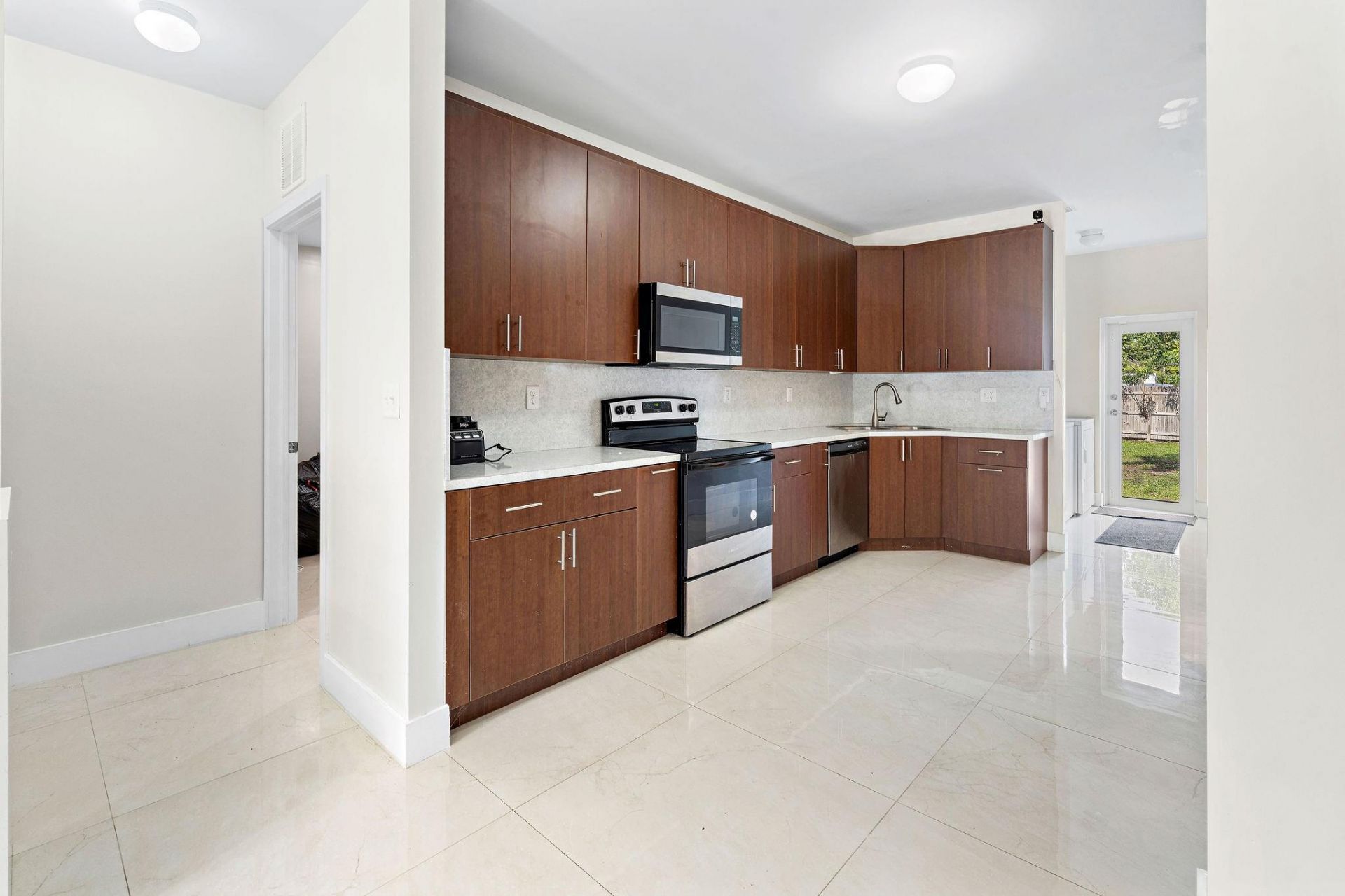 141 NW 12th Street, Fort Lauderdale, FL 33060 Photo