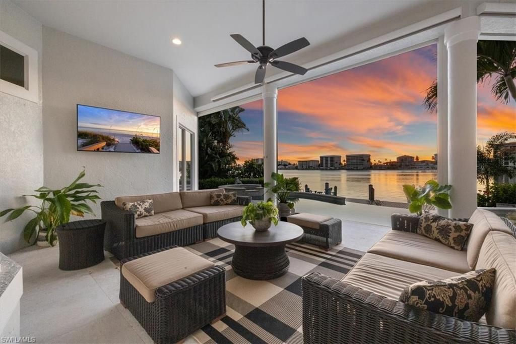 2825 Leeward Ln, Naples, FL 34103 Photo