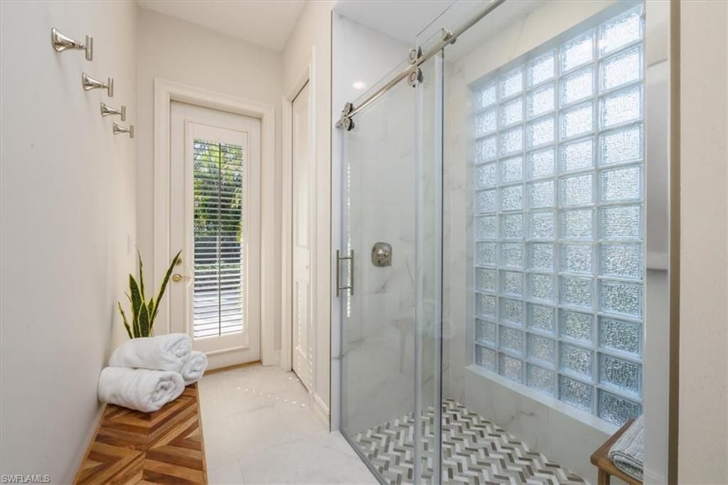 2825 Leeward Ln, Naples, FL 34103 Photo